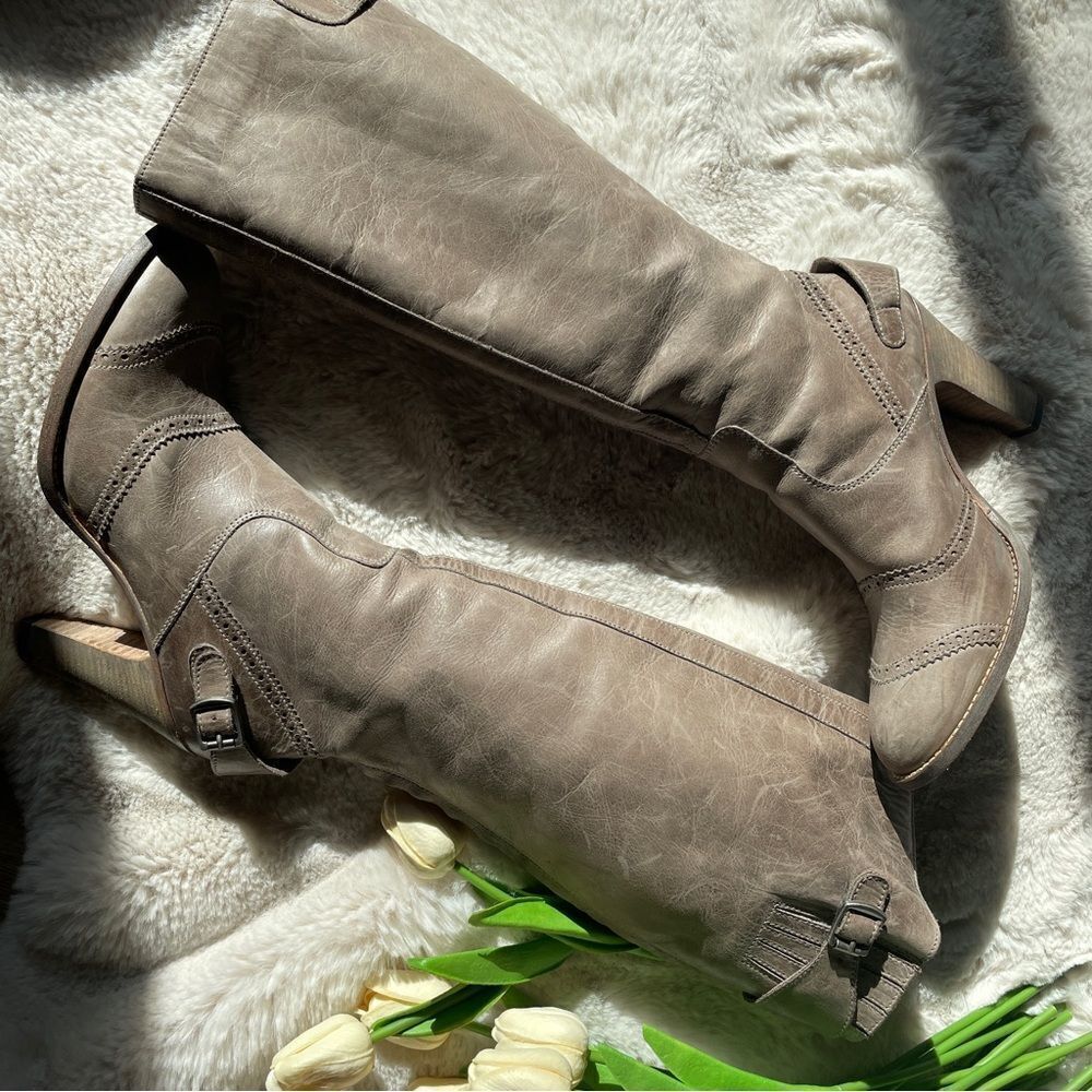 ♥️ Belstaff RARE boots knee high Trialmaster
39 Celebrity favorites